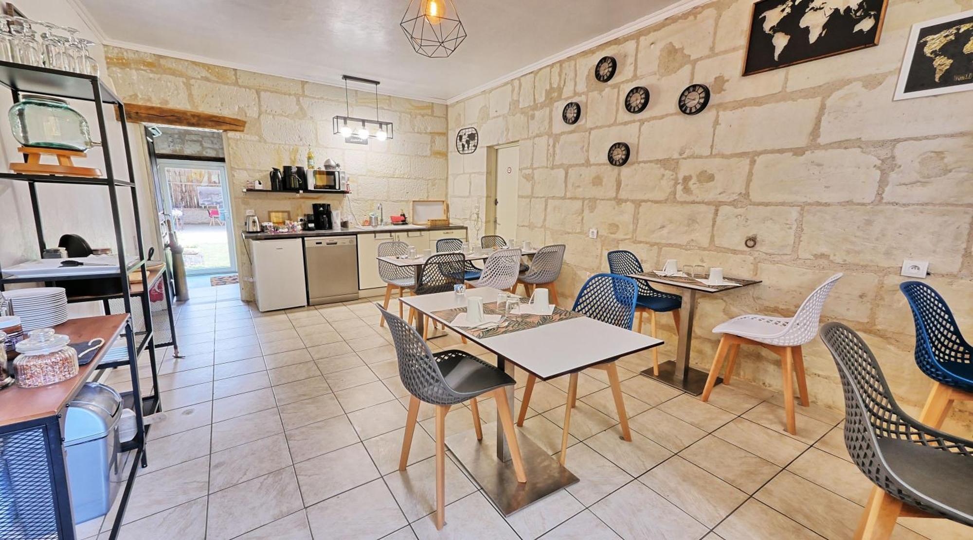A 2 Pas D Azay Hotel Neuil Exterior photo